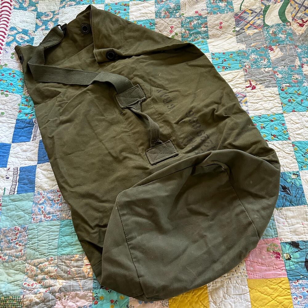 Vintage 50s/60s Vietnam Era US Army Oversized Military Duffle Bag